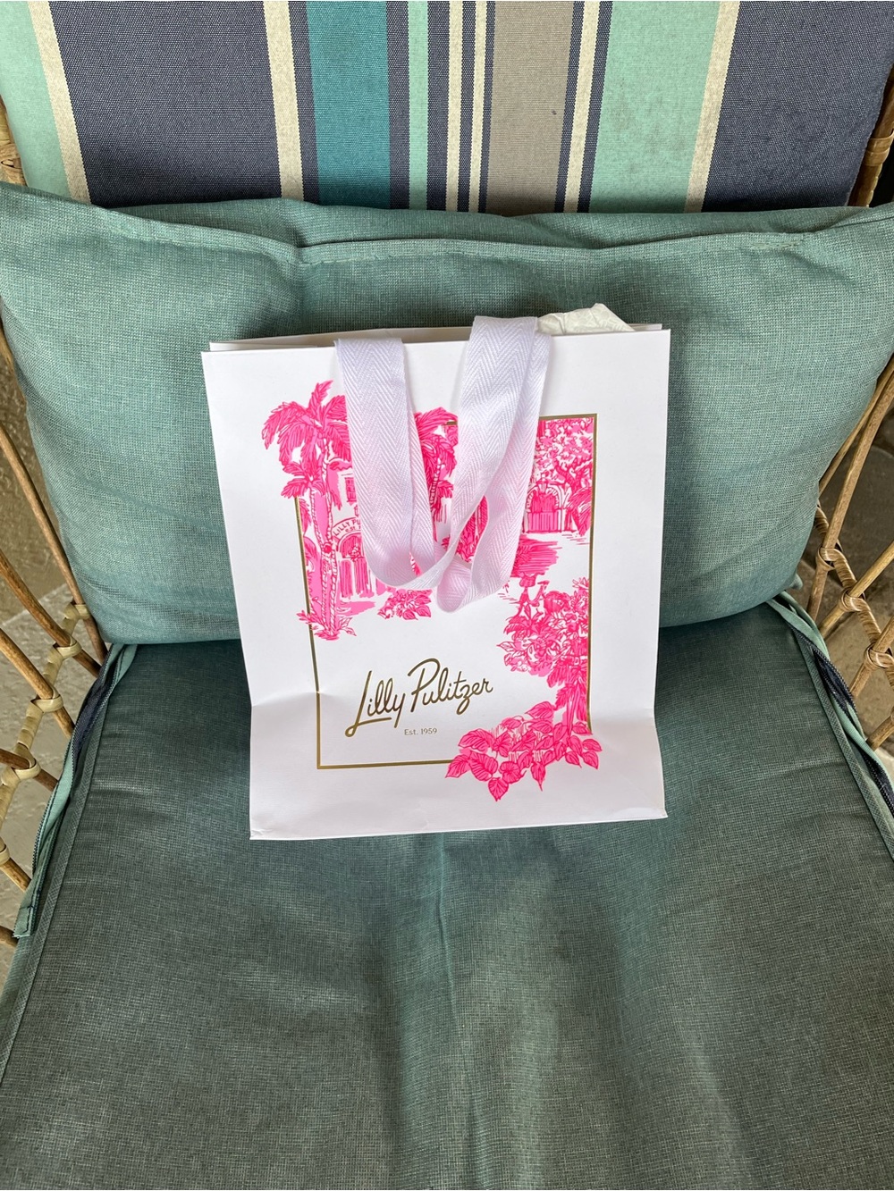 🌸Lilly Pulitzer White & Bright Pink Bag